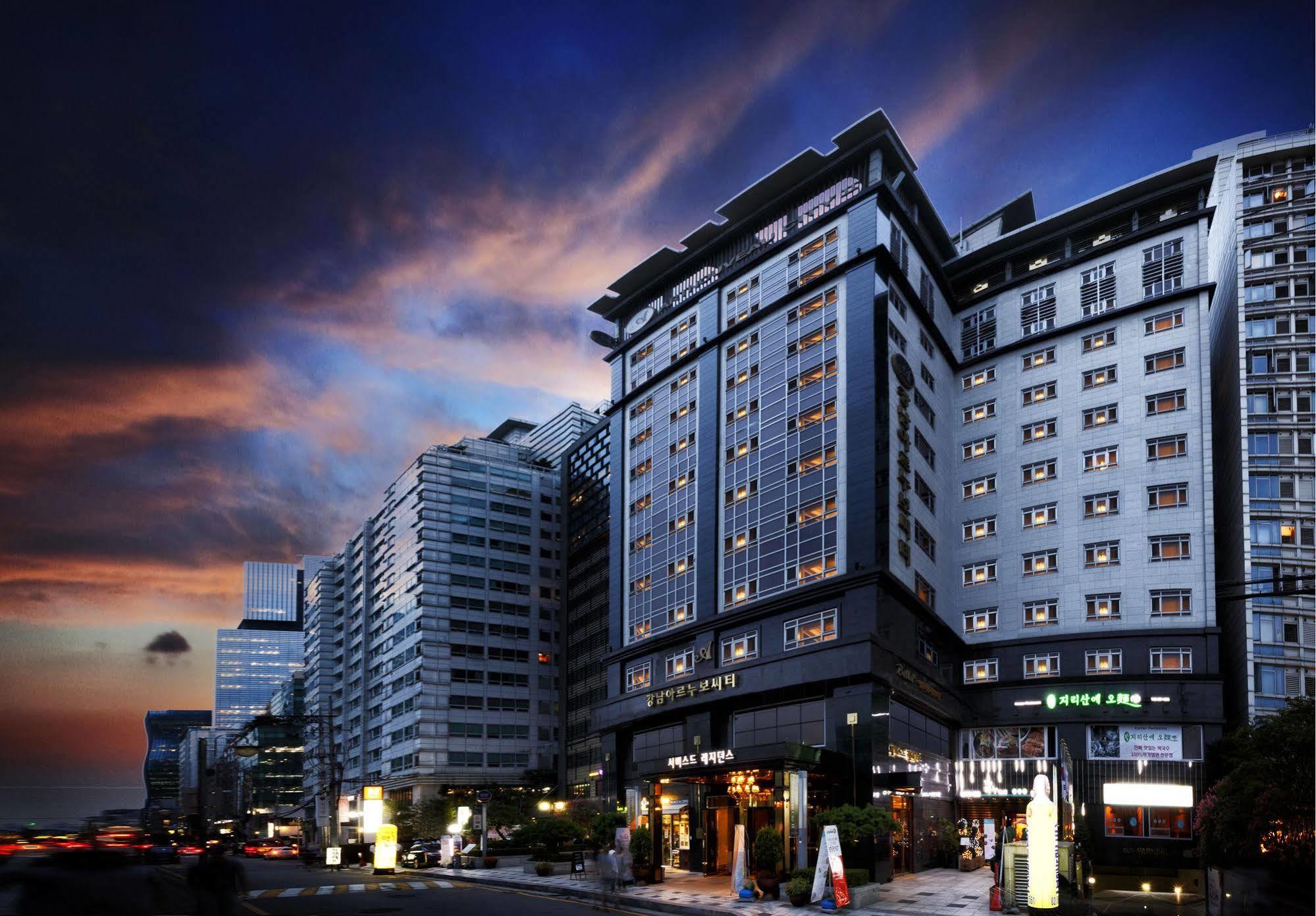 Seoul hotel. Гостиницы Сеула Южная Корея. Гостиница Сеул гостиниц в Южной Кореи. Корея Хилтон гангнам. Корейские отели в Сеуле w.